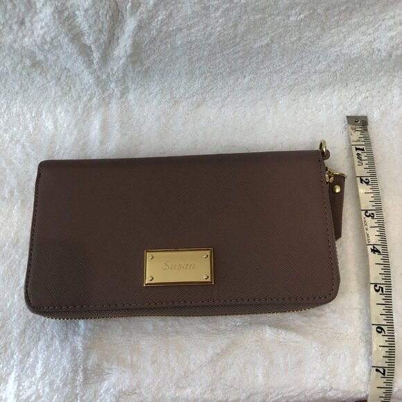 NWOT TR Large Women's Continental Custom Graved Wallet with Box - Picture 12 of 12